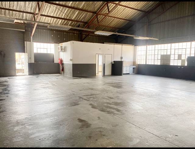 200M² WAREHOUSE TO LET IN ALRODE SOUTH